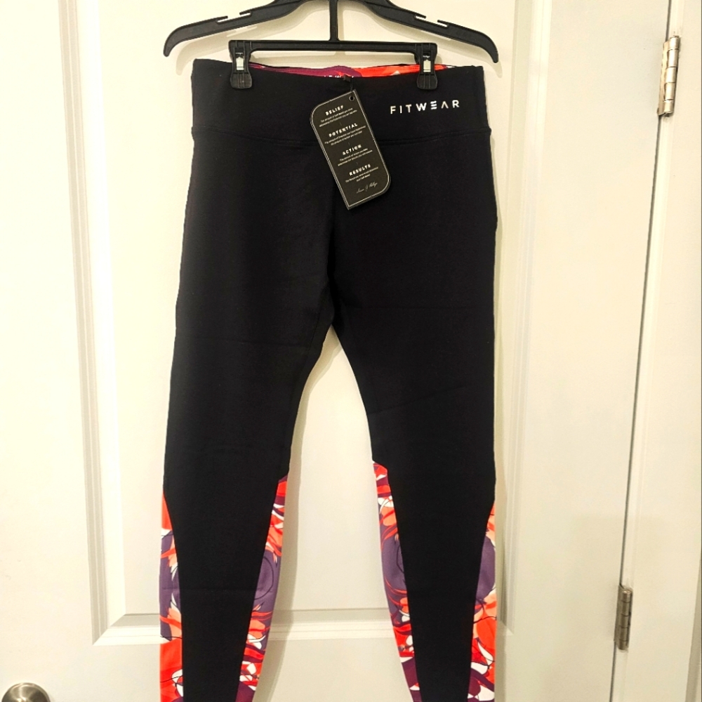 LADIES BLACK FITWEAR LEGGINGS. DESIGNED IN NEW ZEALAND. NWT. RETAILS FOR $69.99